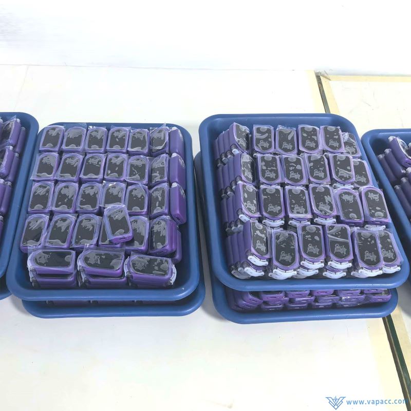 packaged wizard trees 2g live resin dual chamber empty disposable vape units in factory trays